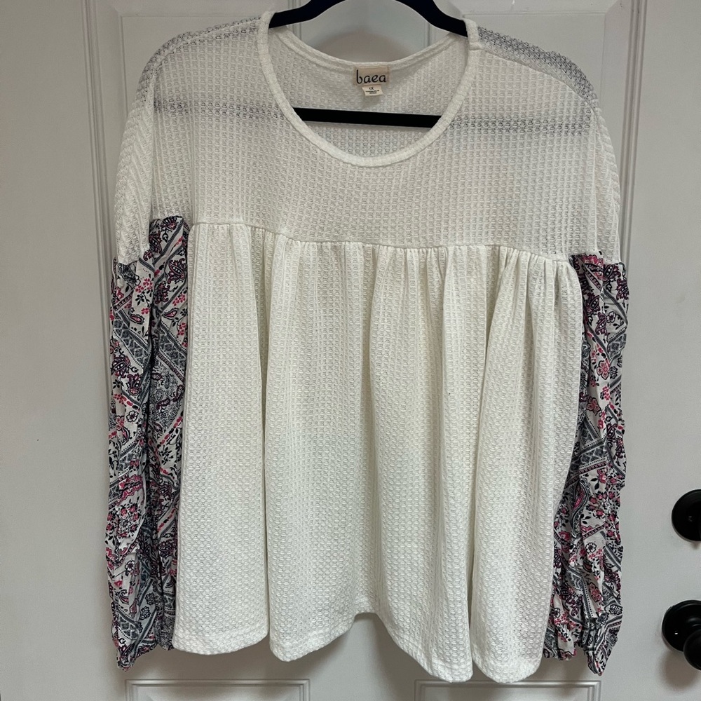 Baea waffle knit type with floral balloon sleeves size 1X soft oversized
